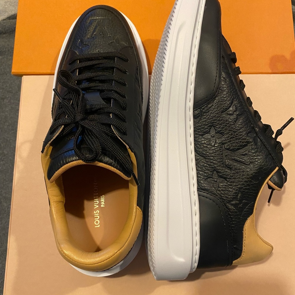 Black Leather Sneakers 7.5 Mens, 9.5 women - Picture 9 of 9